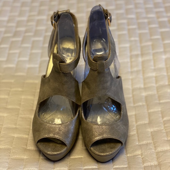BC footwear pewter platform sandals - Picture 2 of 5